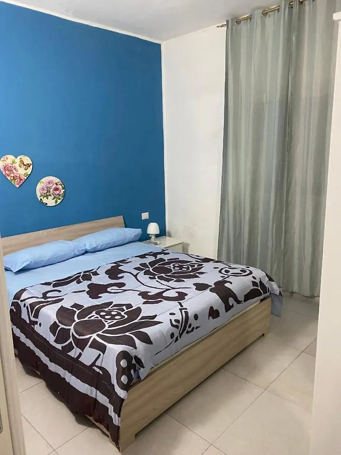 בית אירוח פלורידיה Casa Vacanza Le Tre Palme